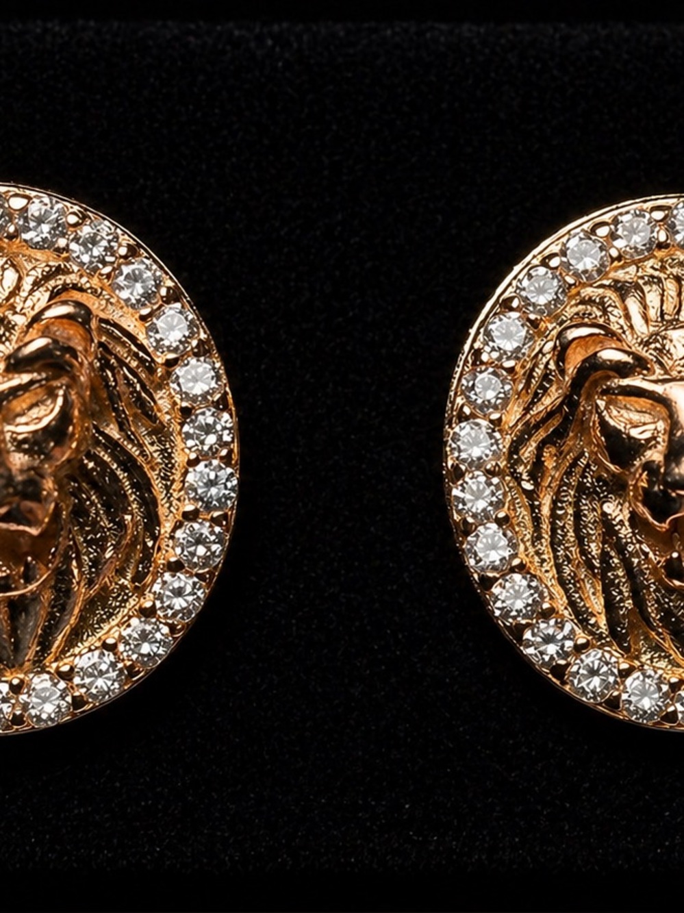 New Sara lion head earrings rose gold colored. Beautiful!